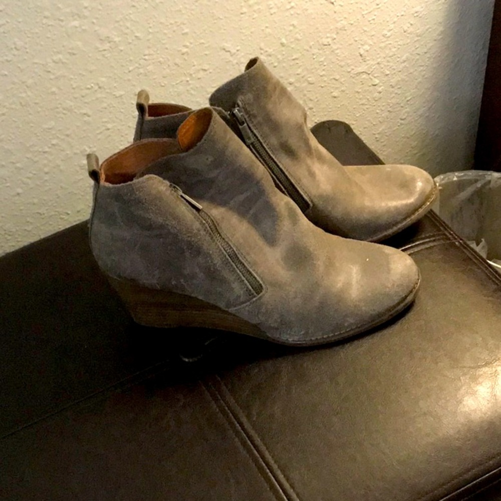 Sz 11 wedge bootie